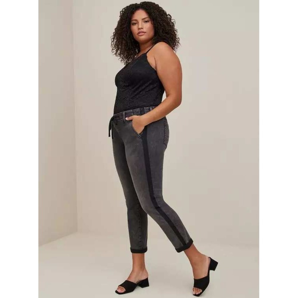 Torrid Feel The Fit Washed Black‎ Denim Side Stripe Jogger Jeans Womens 18302032